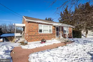 1421 Sandhill Rd, Lebanon, PA 17046 - Photo 2