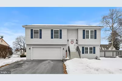 213 W Maple Avenue, Myerstown, PA 17067 - Photo 4