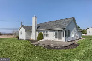 75 Oatfield Ln, Palmyra, PA 17078 - Photo 4