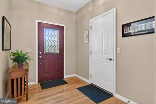 24 Hickory St, Palmyra, PA 17078 - Photo 2