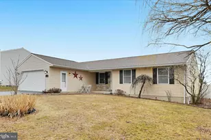 150 Sweetwater Ln, Newmanstown, PA 17073 - Photo 2