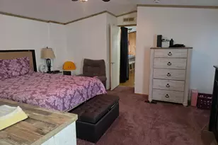 4 Pine St, Fredericksburg, PA 17026 - Photo 10