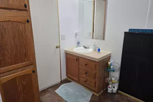 4 Pine St, Fredericksburg, PA 17026 - Photo 12