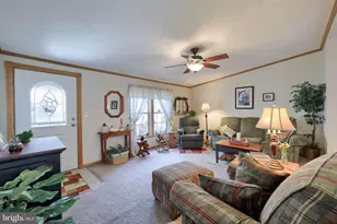 1048 Hemlock Cir, Manheim, PA 17545 - Photo 10