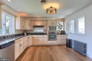 129 S Center St, Cleona, PA 17042 - Photo 16