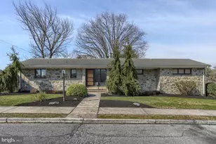 129 S Center St, Cleona, PA 17042 - Photo 1