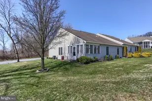 592 N 16th St, Lebanon, PA 17046 - Photo 4