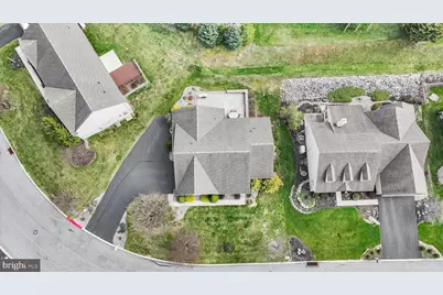 858 Water Edge Ct, Lebanon, PA 17046 - Photo 8