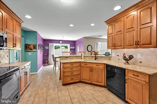 858 Water Edge Ct, Lebanon, PA 17046 - Photo 16