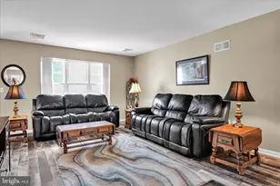 858 Water Edge Ct, Lebanon, PA 17046 - Photo 12