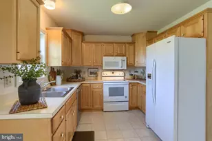 19 Springhouse Dr, Myerstown, PA 17067 - Photo 10
