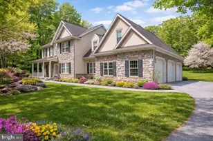 304 Iron Valley Dr, Lebanon, PA 17042 - Photo 1