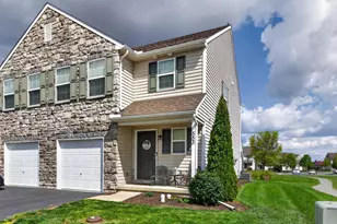 553 Brookwood Dr, Palmyra, PA 17078 - Photo 2