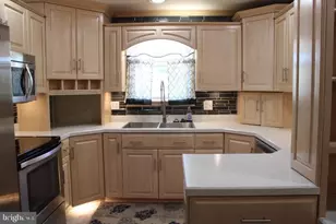 158 N Green St, Palmyra, PA 17078 - Photo 6