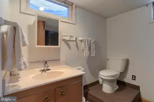 811 E Canal St, Lebanon, PA 17046 - Photo 32