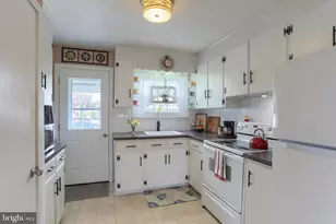 403 E Chestnut St, Cleona, PA 17042 - Photo 16