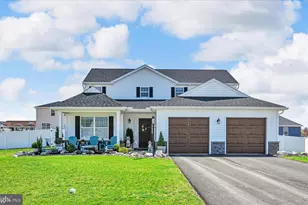 266 Gardenia Ln, Lebanon, PA 17042 - Photo 1