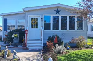 188 W Cedar St, Palmyra, PA 17078 - Photo 1