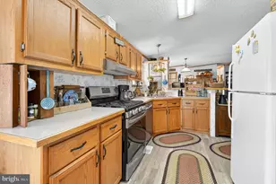 188 W Cedar St, Palmyra, PA 17078 - Photo 14