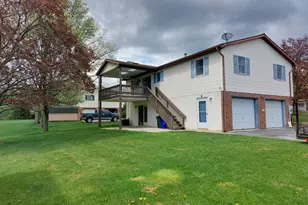 912 Poplar Ln, Lebanon, PA 17046 - Photo 2
