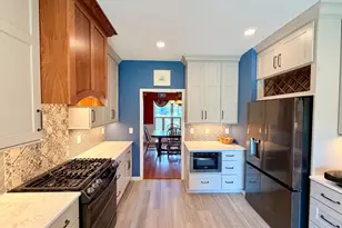 14 Manor Cir, Palmyra, PA 17078 - Photo 8