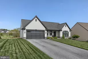 407 Orchid Cir, Lebanon, PA 17046 - Photo 4