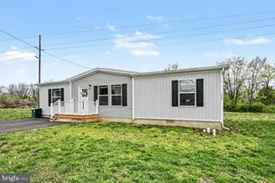 2096 Scull St, Lebanon, PA 17046 - Photo 2
