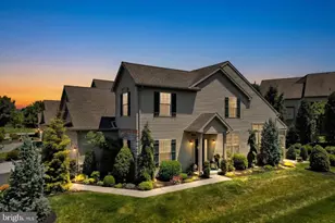 818 Briar Edge Ct, Lebanon, PA 17046 - Photo 2