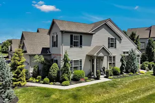 818 Briar Edge Ct, Lebanon, PA 17046 - Photo 4