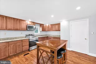 547 W Main Ave, Myerstown, PA 17067 - Photo 10