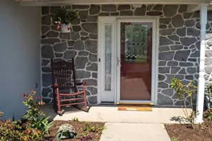 613 Blueberry Ln, Lebanon, PA 17046 - Photo 2