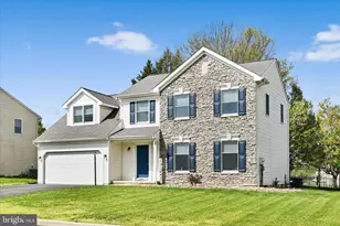 430 Oak Ln, Palmyra, PA 17078 - Photo 2