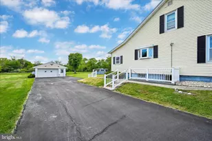 265 Narrows Dr, Lebanon, PA 17046 - Photo 6