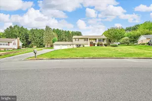 13 Villa Ln, Palmyra, PA 17078 - Photo 2