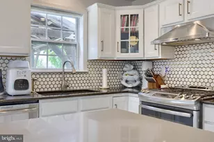 13 S Larkspur Dr, Palmyra, PA 17078 - Photo 16
