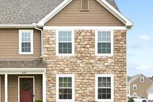 858 Byler Cir, Lebanon, PA 17042 - Photo 2