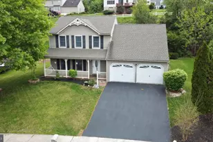 69 English Dr, Palmyra, PA 17078 - Photo 2