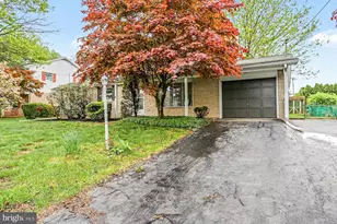 802 Willow Ln, Lebanon, PA 17046 - Photo 2