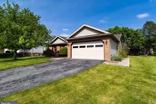 7 Southfield Rd, Lebanon, PA 17042 - Photo 2