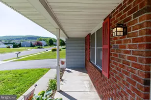 113 Sweetwater Ln, Newmanstown, PA 17073 - Photo 6