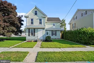 21 E Maple St, Cleona, PA 17042 - Photo 1