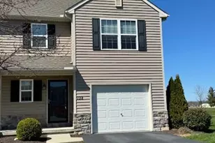 132 N Village Cir, Palmyra, PA 17078 - Photo 2