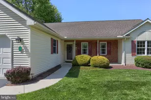 27 Rosemont Dr, Myerstown, PA 17067 - Photo 4