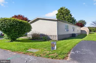 201 Northcrest Acrs, Lebanon, PA 17046 - Photo 2