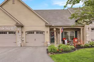 918 Lantern Dr L-0090, Lebanon, PA 17046 - Photo 1
