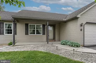 49 Springhouse Dr, Myerstown, PA 17067 - Photo 4