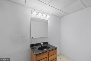 827 Chestnut St, Lebanon, PA 17042 - Photo 12