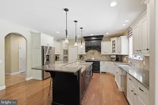 1392 Fox Hill Dr, Palmyra, PA 17078 - Photo 18