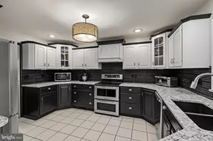 1820 Oakridge Ct, Lebanon, PA 17046 - Photo 8