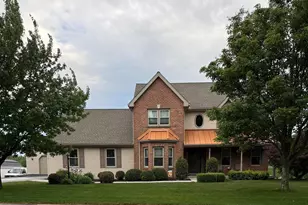 1820 Oakridge Ct, Lebanon, PA 17046 - Photo 1